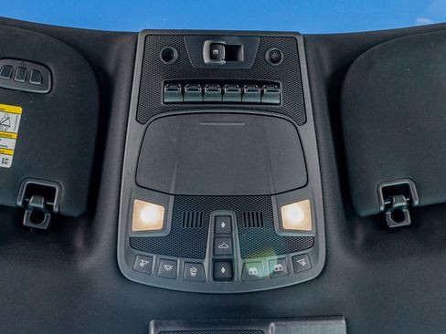 Used 2022 Ford F350 Platinum w/ FX4 Off-Road Package image 25