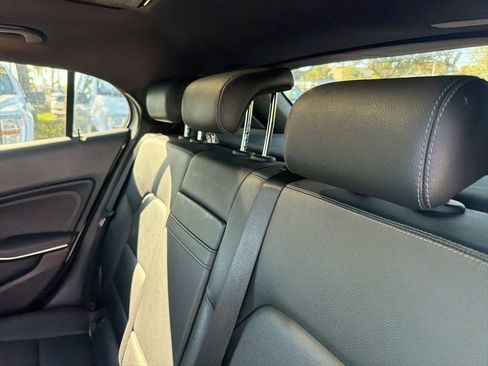 Used 2018 Mercedes-Benz GLA 250 image 12