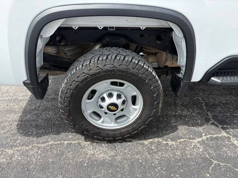 Used 2023 Chevrolet Silverado 2500 W/T w/ WT Convenience Package AWD/4WD image 5