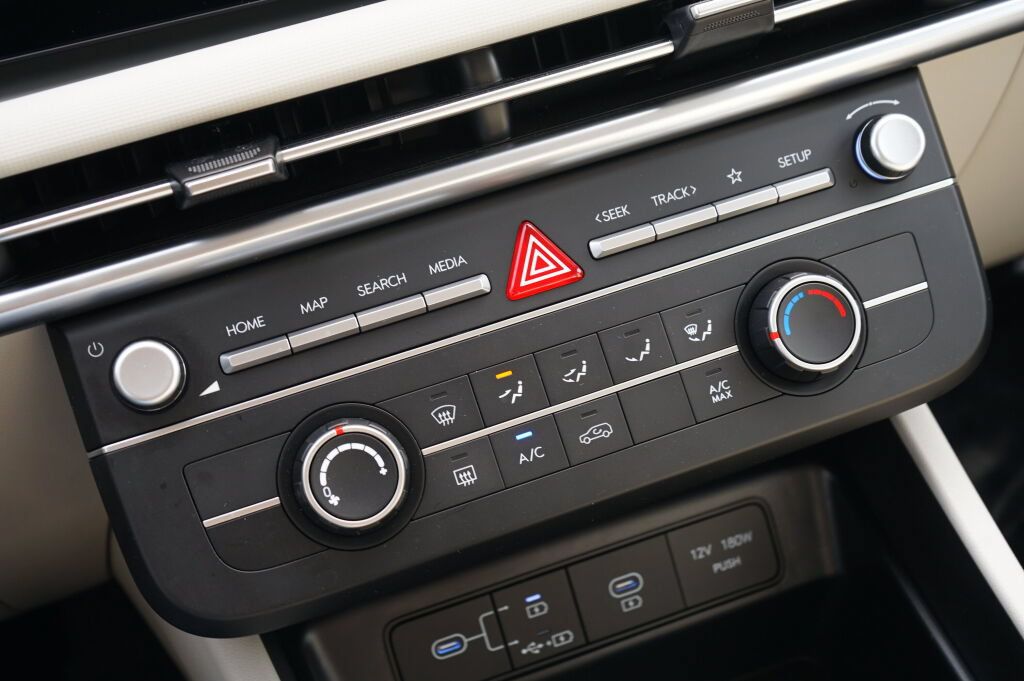 Certified 2025 Hyundai Tucson SE FWD image 25