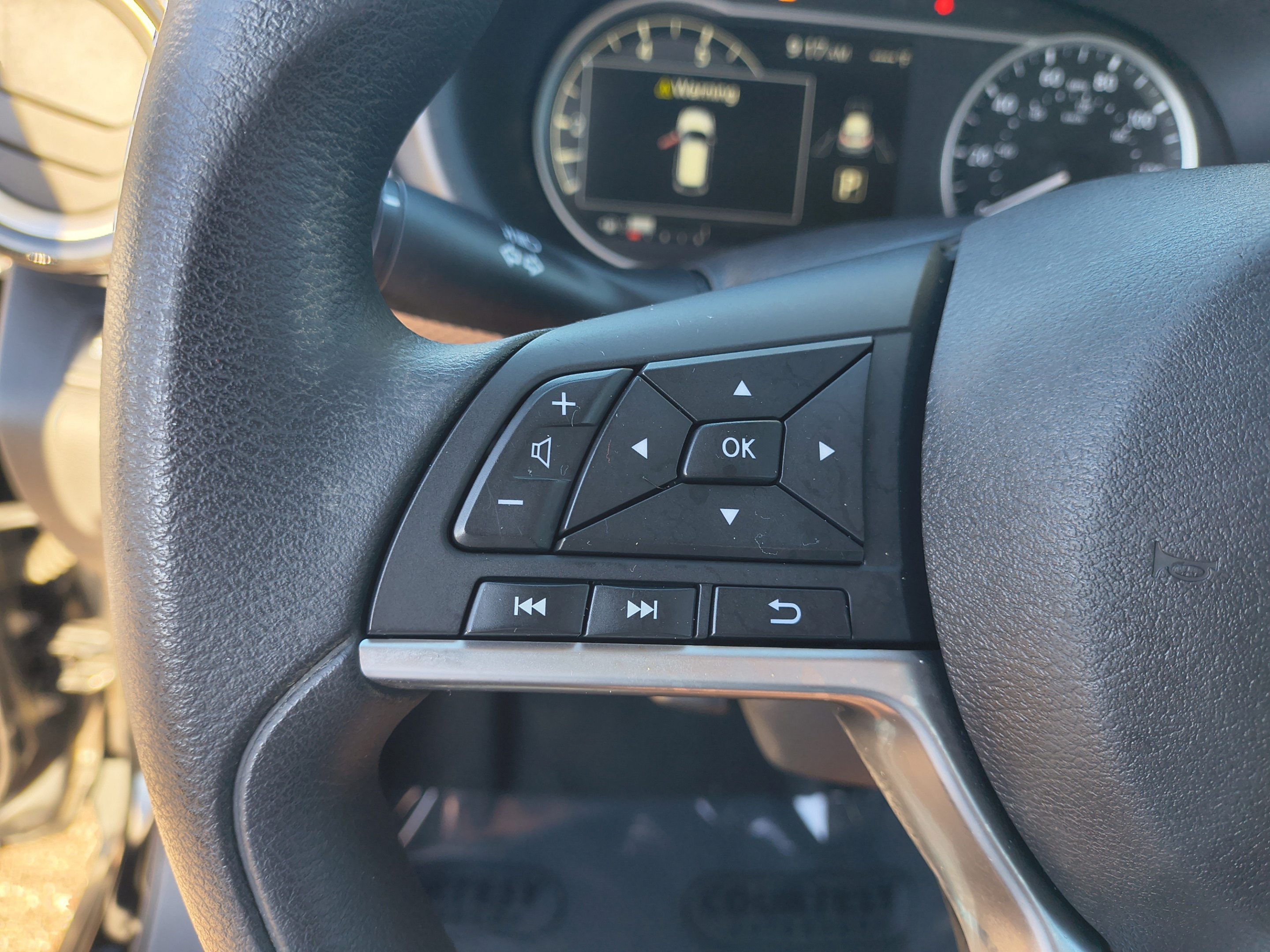 Certified 2018 Nissan Kicks SV FWD image 27