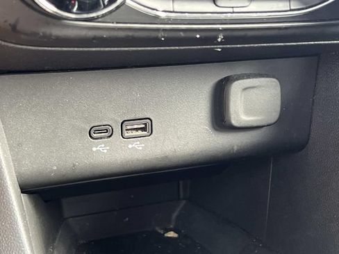 Used 2024 Buick Encore GX Preferred w/ Comfort Package FWD image 26