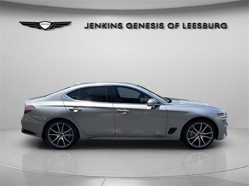 Used 2025 Genesis G70 2.5T image 3