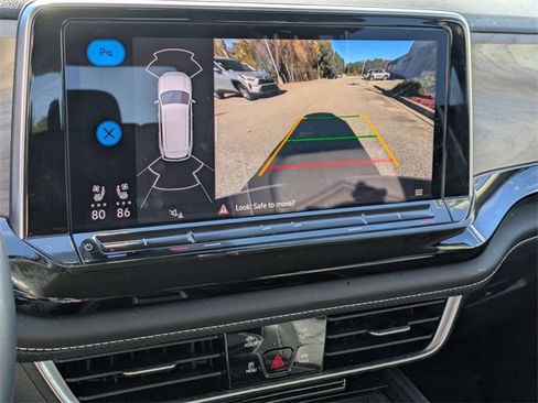 Used 2024 Volkswagen Atlas SE image 23