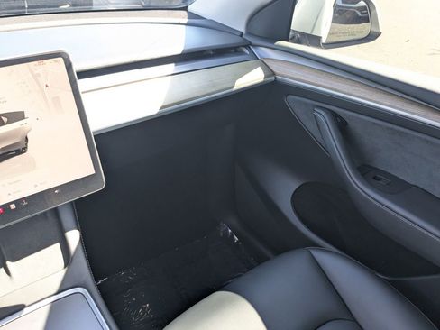 Used 2023 Tesla Model Y Long Range image 4