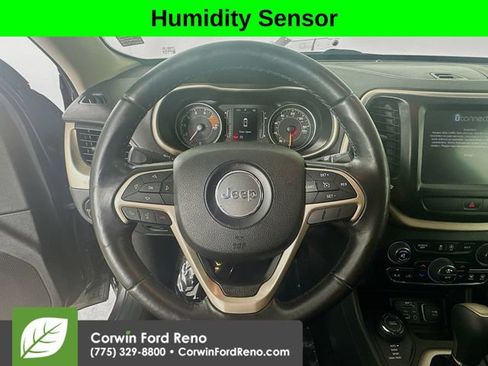 Used 2016 Jeep Cherokee Latitude w/ Comfort/Convenience Group AWD/4WD image 11
