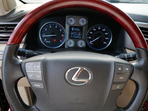 Used 2008 Lexus LX 570 4WD w/ Technology Pkg image 26