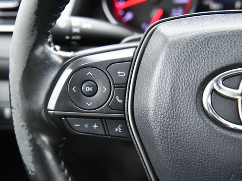 Used 2022 Toyota Camry XSE image 33