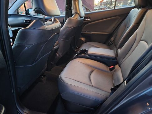 Used 2018 Toyota Prius Prime Advanced image 11