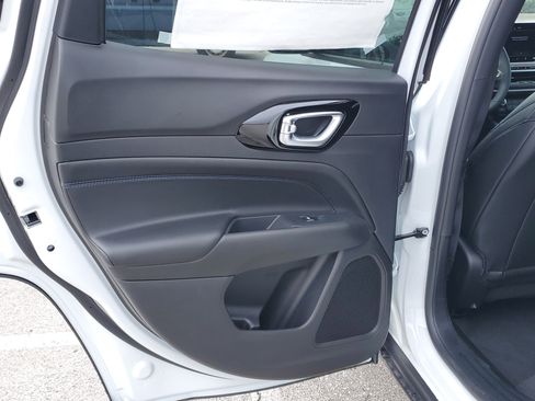 New 2026 Jeep Compass Limited image 8