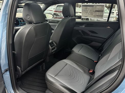 New 2026 Volkswagen Tiguan SE R-Line image 22