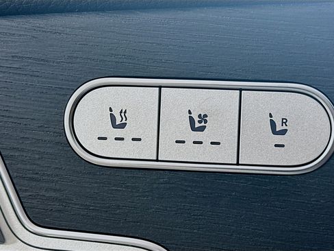 Used 2026 Mercedes-Benz GLS 580 4MATIC image 26