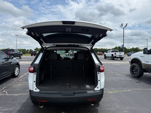 Used 2020 Chevrolet Traverse LT w/ LT Premium Package image 7