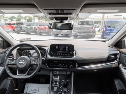 Used 2023 Nissan Rogue SL w/ SL Premium Package AWD/4WD image 2