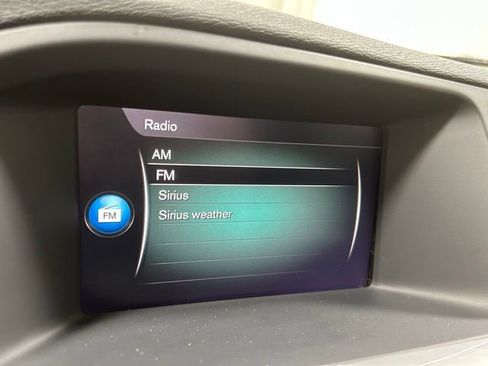 Used 2018 Volvo V60 T5 Cross Country w/ Convenience Package image 16