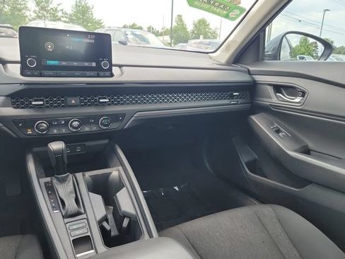 Certified 2025 Honda Accord SE image 29