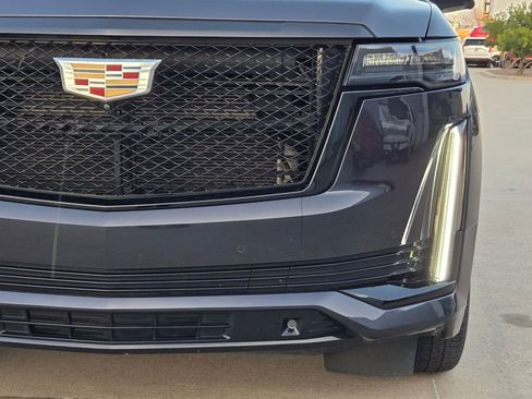 Used 2024 Cadillac Escalade ESV Sport Platinum image 6