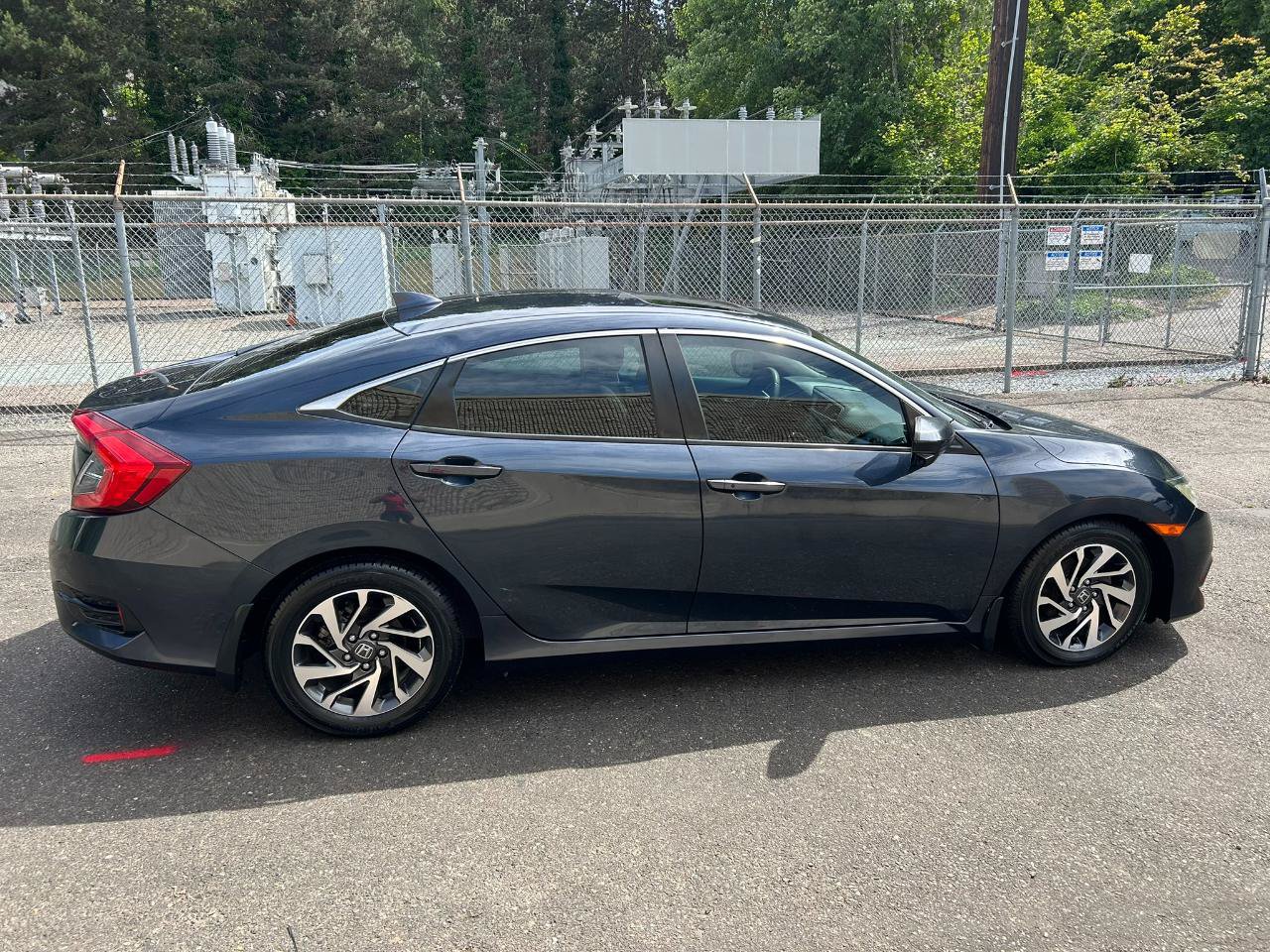 Used 2017 Honda Civic EX image 4