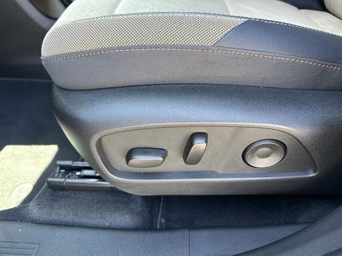 Used 2025 Chevrolet Equinox ACTIV w/ Safety and Technology Package AWD/4WD image 14
