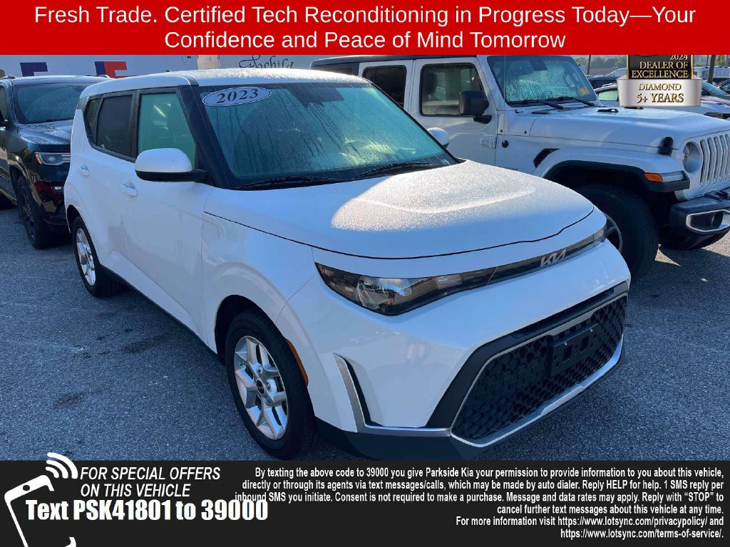 Used 2023 Kia Soul LX w/ LX Technology Package FWD image 1