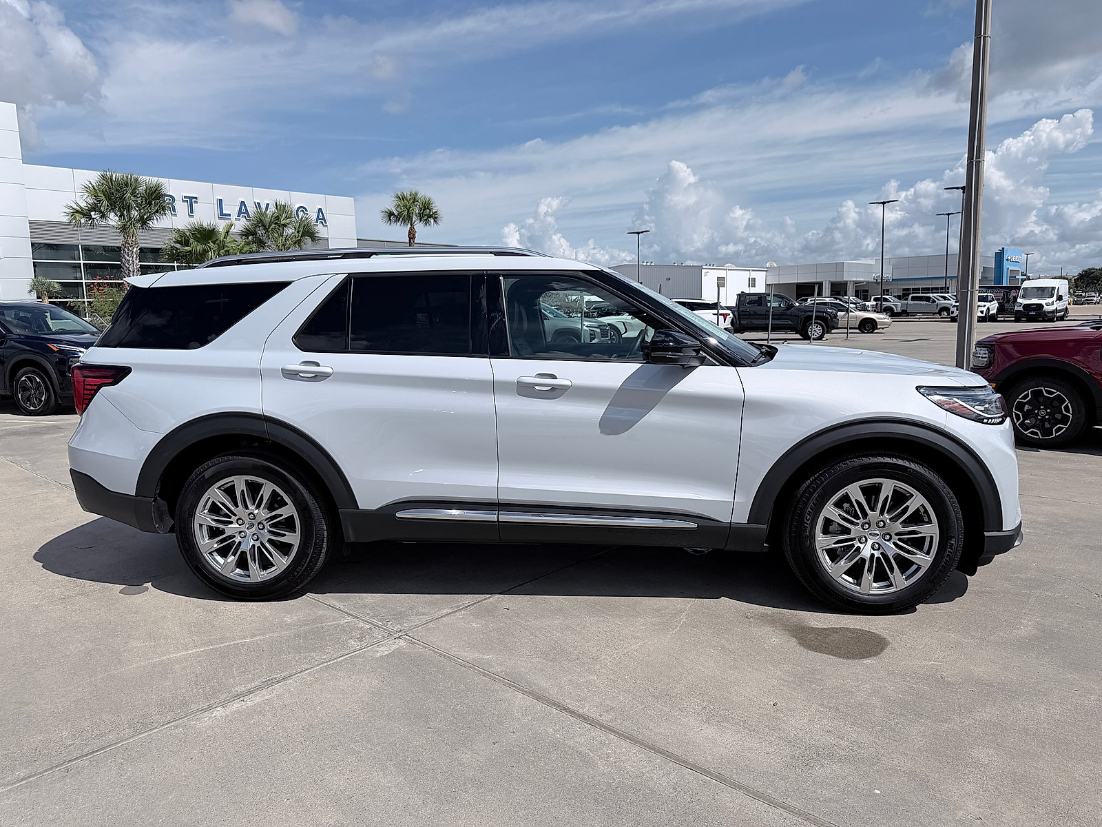 Used 2026 Ford Explorer Platinum RWD image 8