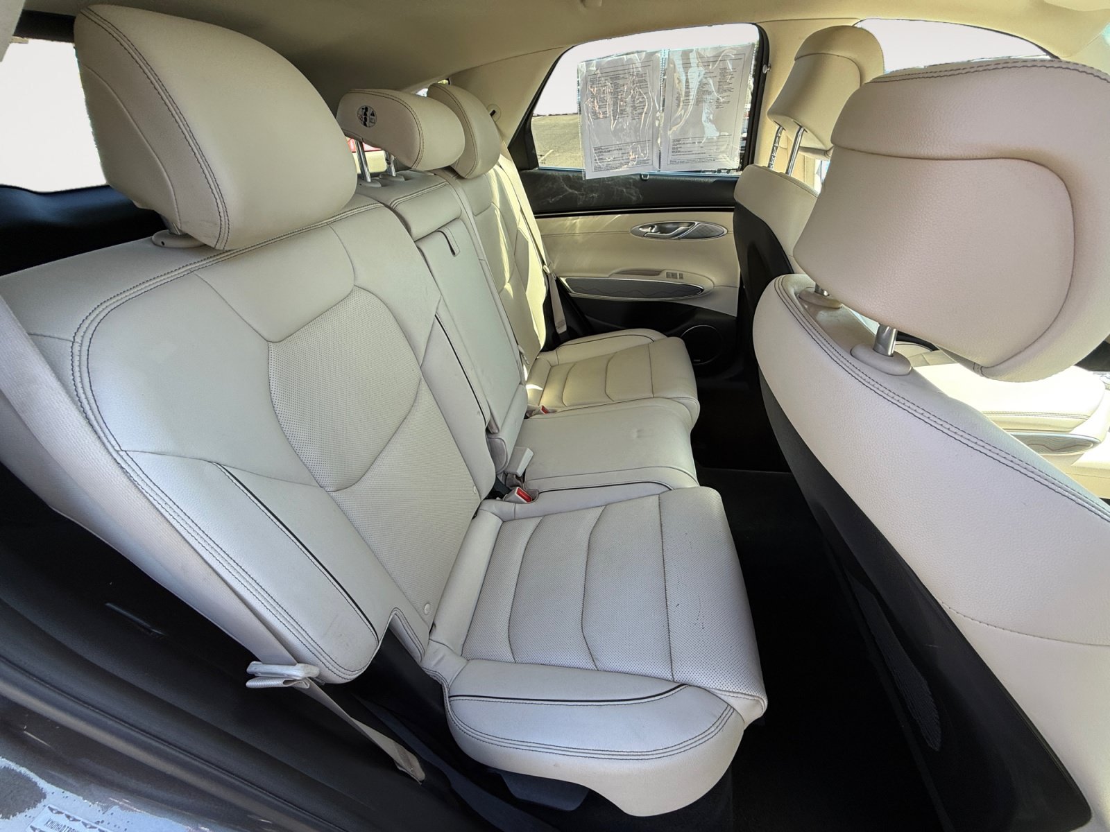 Used 2022 Genesis GV70 2.5T w/ Advanced Package AWD/4WD image 18