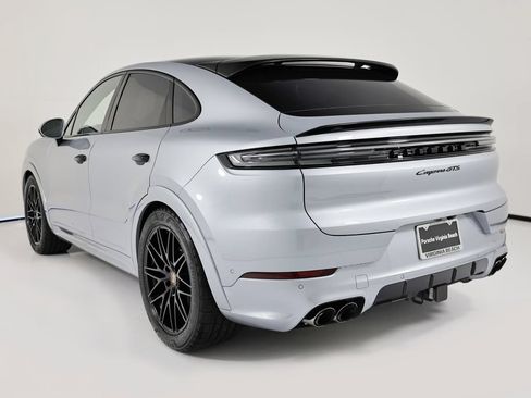 New 2026 Porsche Cayenne GTS AWD/4WD image 3