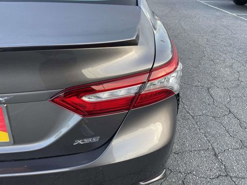 Used 2018 Toyota Camry XSE image 16