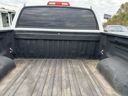 Used 2013 Toyota Tundra 4x4 CrewMax image 17