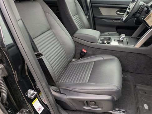 Used 2025 Land Rover Discovery Sport Dynamic SE image 18