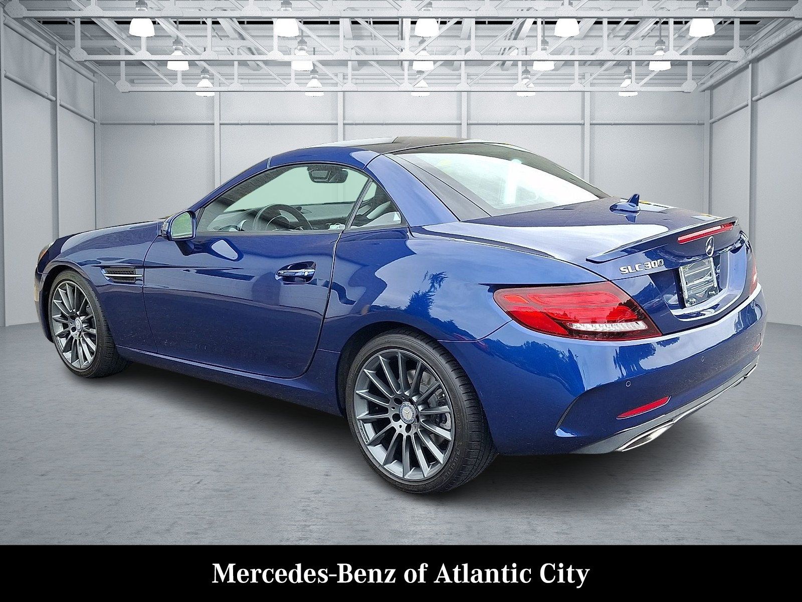 Used 2017 Mercedes-Benz SLC 300 image 4