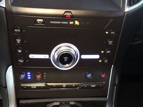 Used 2020 Ford Edge Titanium w/ Equipment Group 301A AWD/4WD image 28