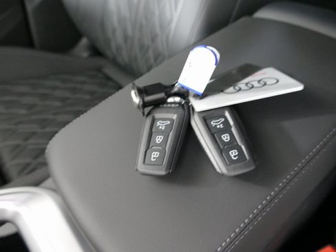 New 2025 Audi SQ5 Premium Plus image 13