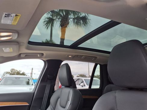 Certified 2024 Volvo XC90 B6 Plus w/ Protection Package Premier image 24