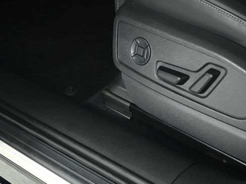 New 2025 Audi Q5 Prestige image 18