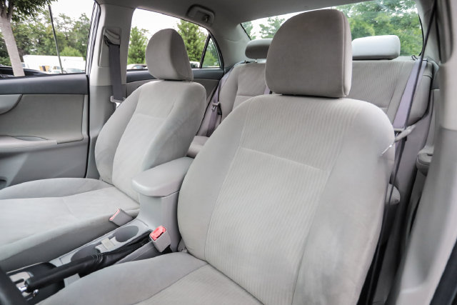 Used 2010 Toyota Corolla LE FWD image 37