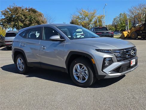 New 2026 Hyundai Tucson SE image 2