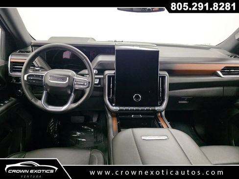 Used 2025 GMC Yukon XL Denali AWD/4WD image 21
