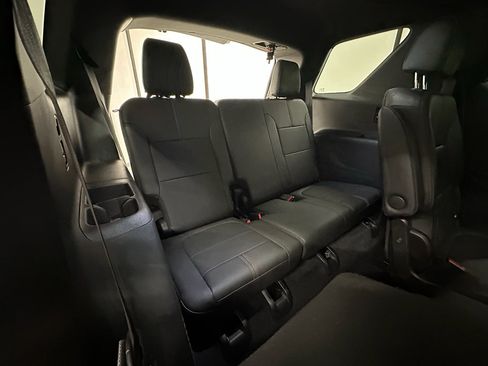 Used 2022 Chevrolet Traverse RS image 22