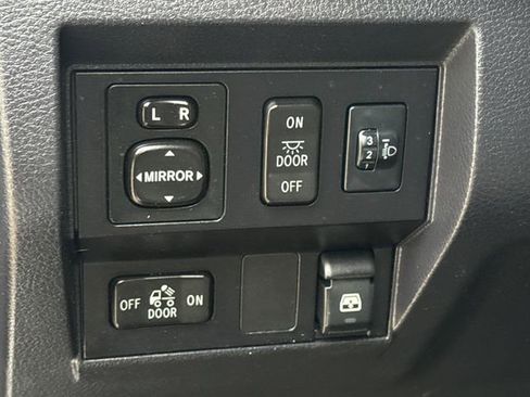 Used 2017 Toyota Tundra SR5 w/ SR5 Upgrade Package RWD image 21