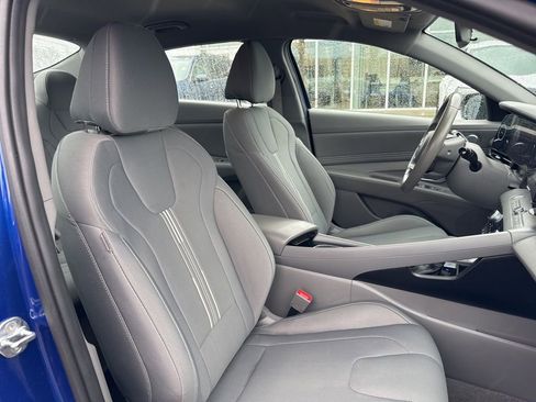 Used 2023 Hyundai Elantra SEL w/ Convenience Package image 19