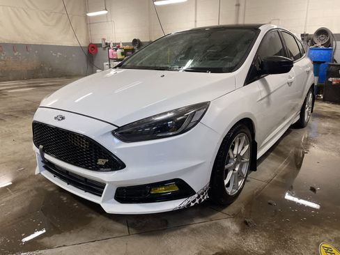 Used 2018 Ford Focus ST image 1