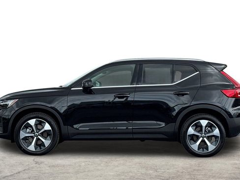 New 2025 Volvo XC40 B5 Core w/ Protection Package Premier image 5