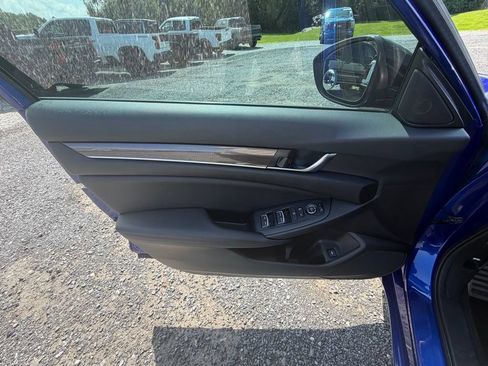 Used 2022 Honda Accord Sport image 5