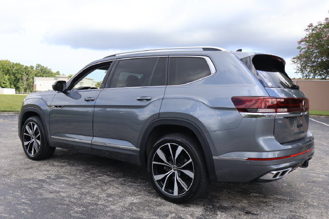Certified 2024 Volkswagen Atlas SEL Premium R-Line AWD/4WD image 6