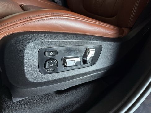 Used 2023 BMW X7 xDrive40i w/ Premium Package image 22