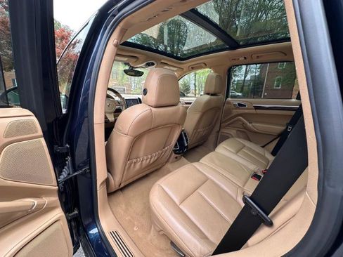 Used 2011 Porsche Cayenne AWD/4WD image 19