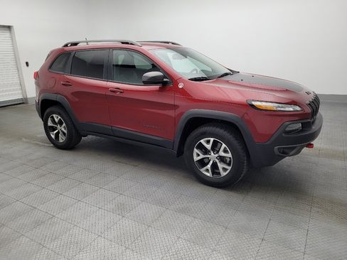 Used 2017 Jeep Cherokee Trailhawk AWD/4WD image 11
