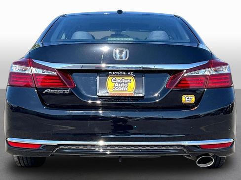 Used 2017 Honda Accord EX image 4