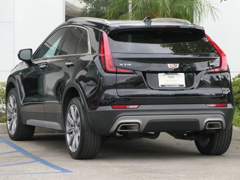Certified 2023 Cadillac XT4 Premium Luxury w/ Technology Package FWD image 3